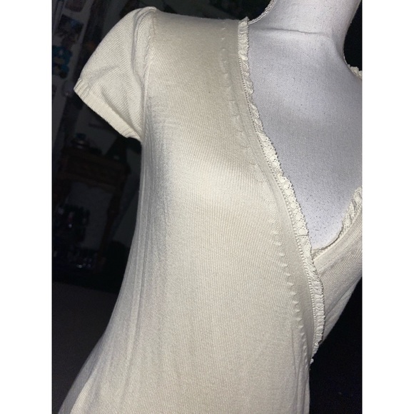 Women’s Cream Old Navy Brand Perfect Fit Sweater NWT 🤎 - Picture 15 of 17